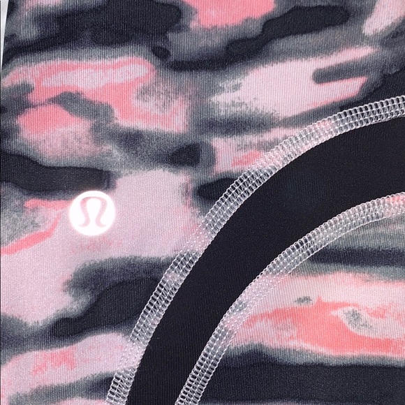Lululemon pink camo run inspire crops - Picture 3 of 4